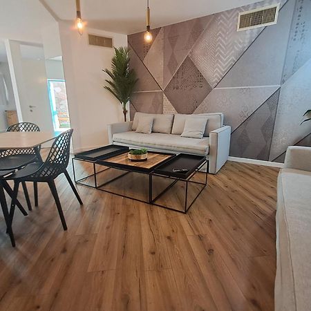 Yalarent Afarsemon Apartments With Pool - For Families & Couples Eilat Exterior foto