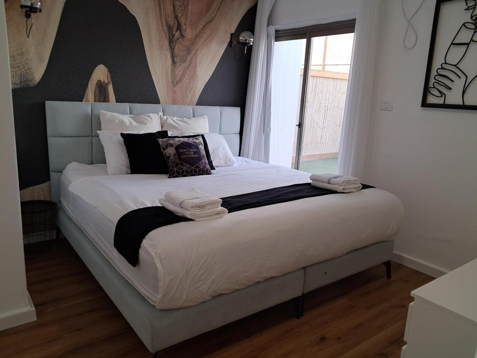 Yalarent Afarsemon Apartments With Pool - For Families & Couples Eilat Exterior foto