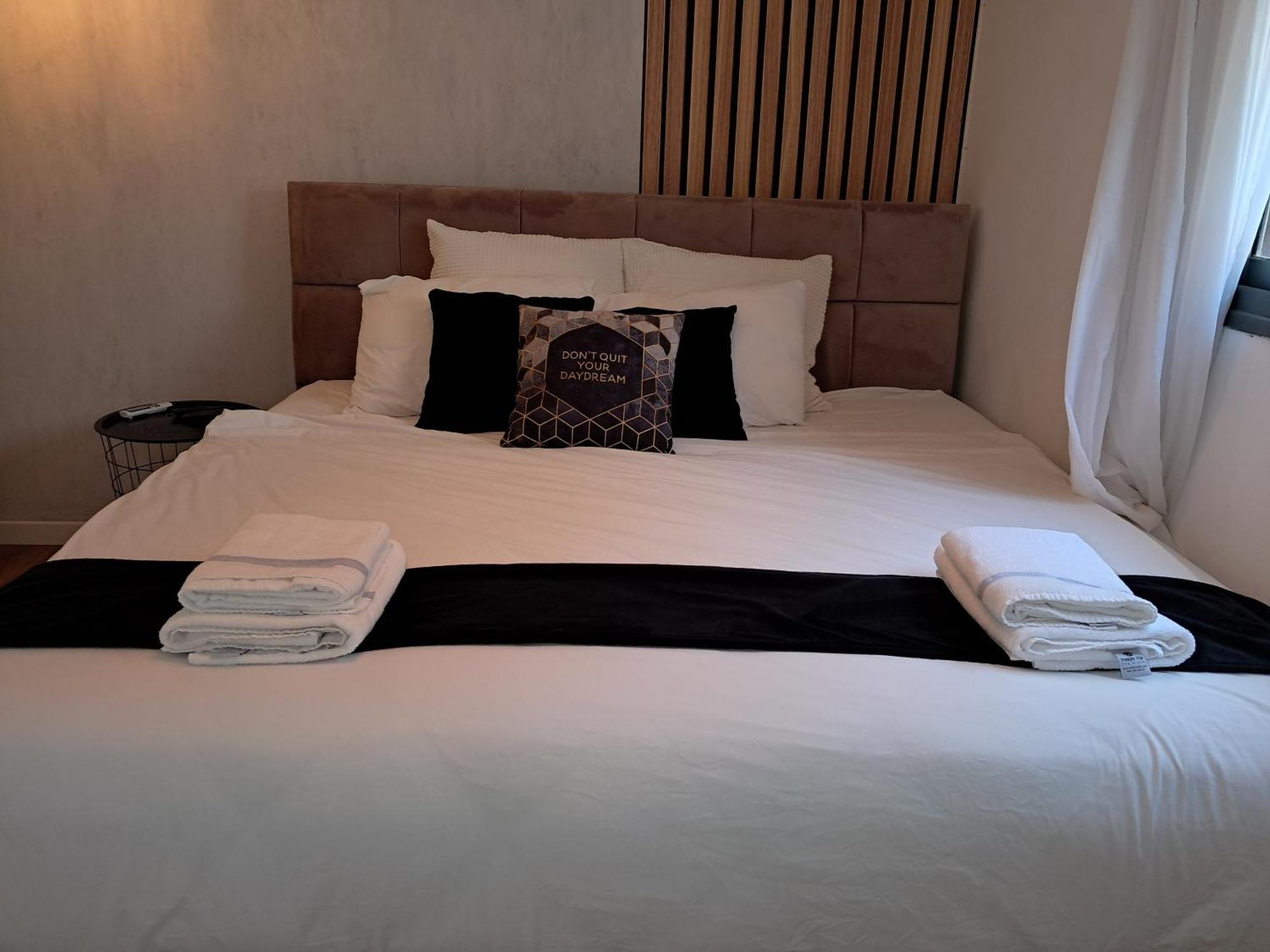 Yalarent Afarsemon Apartments With Pool - For Families & Couples Eilat Exterior foto